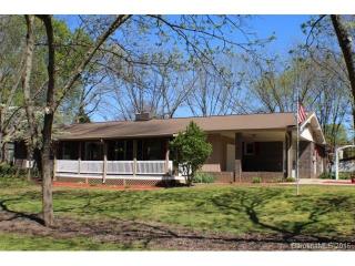 206 Dalewood Ave, Kannapolis, NC 28083-9017