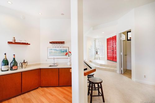 1051 Kamookoa Pl, Honolulu HI  96825-1317 exterior