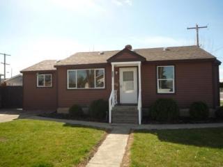 300 Adams St, Grandview, WA 98930-1002