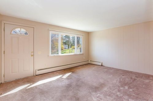 9 Carolyn Dr, Hebron, CT 06248-1005