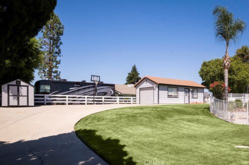 31508 Avenida Del Reposo, Temecula CA  92591-1724 exterior