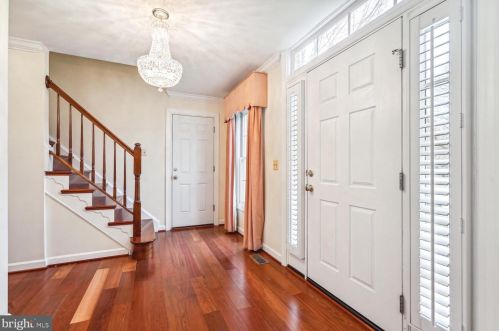 1442 Hague Dr, Leesburg, VA 20175-5016