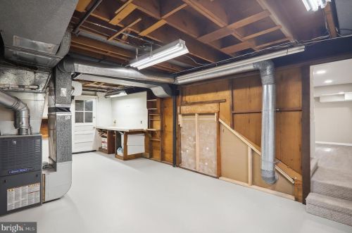 1221 Pinecrest Cir, Silver Spring MD 20910-1626 exterior