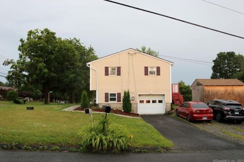 746 Oronoke Rd, Waterbury, CT 06708-3921