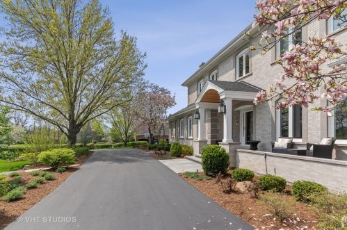 648 Balmoral Ln, Palatine, IL 60067-4702