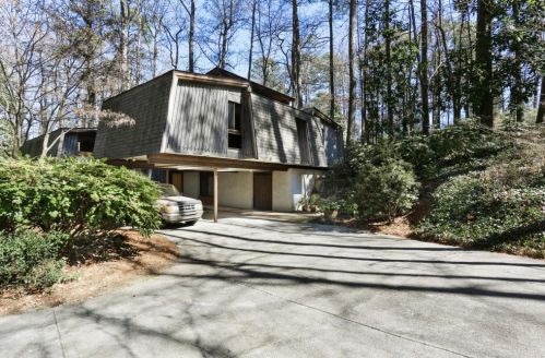 2235 Humility Ln, Atlanta, GA 30319-2714
