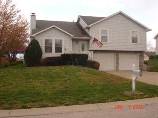 703 Hallbrooke Dr, Warrensburg, MO 64093-2495