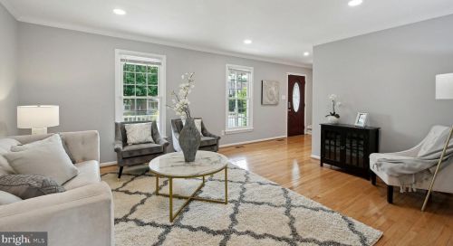 1324 April Way, Herndon, VA 20170-3903