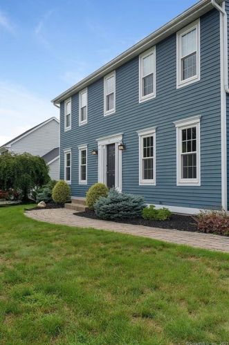 20 Leah Ln, Wapping, CT 06074-1875