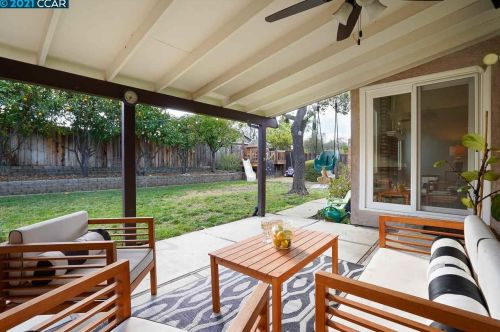 5210 Jomar Dr, Concord CA  94521-2343 exterior