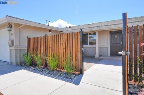 1715 Castletree Ct, San Jose, CA 95131-1902