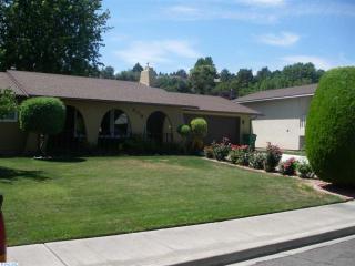 409 21st Pl, Kennewick, WA 99337-4921