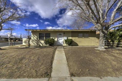 45105 Spearman Ave, Lancaster CA  93534-2642 exterior