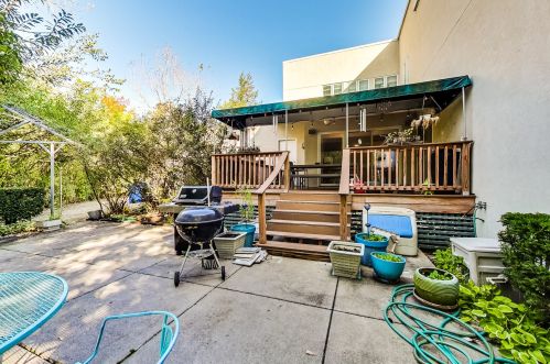 6 Dunsinane Ln, Bannockburn IL  60015-1500 exterior