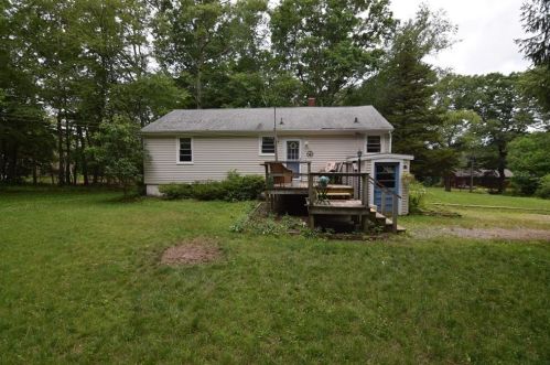 70 Maxson Hill Rd, Hopkinton, RI 02804-1802