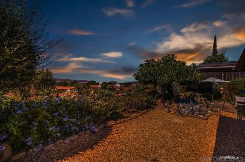 2563 Windmill View Rd, El Cajon, CA 92020-1048