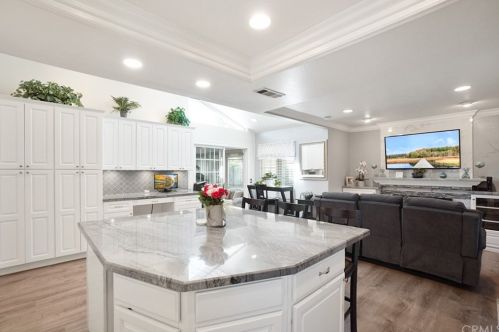 260 Brookside Ct, Anaheim CA  92808-1204 exterior