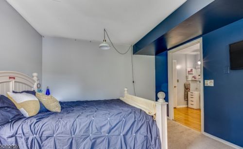 505 Hamilton Dr, Hackettstown NJ  07840-1430 exterior