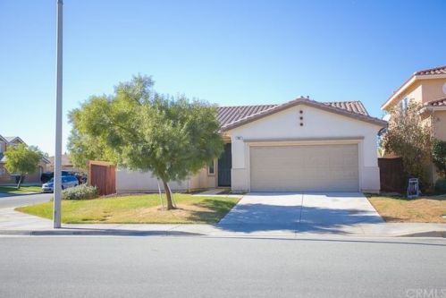 951 Queen Annes Ln, Beaumont, CA 92223-7808