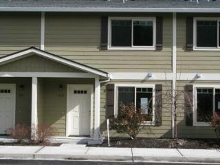 201 Madrone St, Rogue River OR  97537-9437 exterior