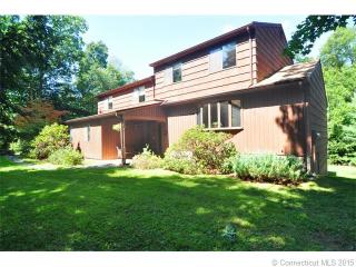26 Windham Dr, Simsbury, CT 06070-1228
