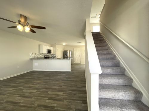 1881 Erika Dr, Springfield OH  45503-5883 exterior