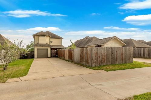 2009 Autumn Lk Dr, Bryan TX  77807-5112 exterior