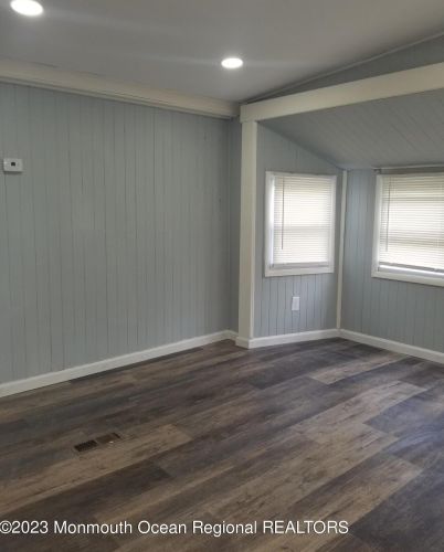 61 Bayshore Mobile Mnr, Hazlet, NJ 07730-4134