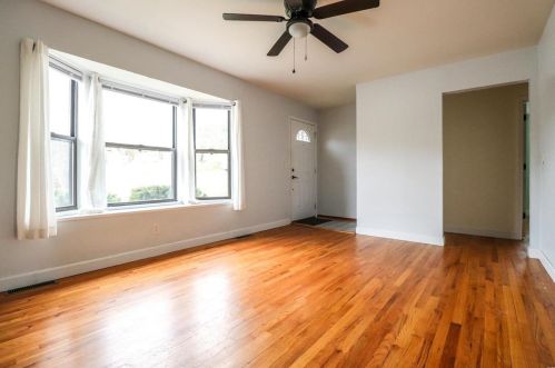 765 Hermitage Dr, Fenton, MO 63026-5435