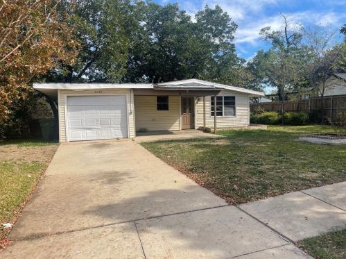 2122 Dollye Dr, Garland, TX 75041-2019