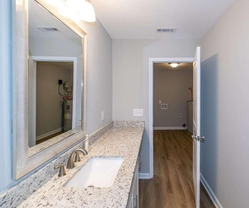 1864 Center Ave, Atlanta GA  30344-4656 exterior