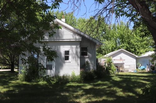 701 Broadway St, Starbuck, MN 56381-9504