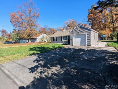 23 Suttie Ave, Piscataway, NJ 08854-4238