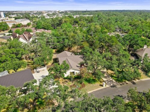 11905 Brookwood Rd, Austin TX  78750-2744 exterior