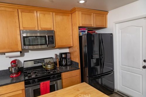 11568 Freedom Trl, Riverside CA  92503-5066 exterior