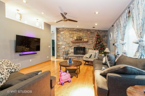 16440 Leslie Ann Dr, Tinley Park, IL 60477-1854