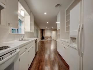 5912 Fairlane Dr, Austin TX  78757-4417 exterior