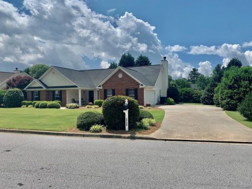 1732 Mission Park Dr, Loganville, GA 30052-7510