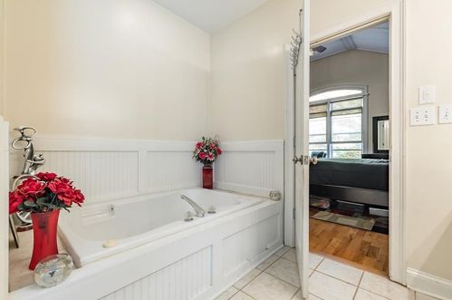 1758 Marietta Rd, Atlanta GA  30318-2735 exterior