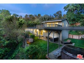 2687 La Cuesta Dr, Los Angeles, CA 90046-1336