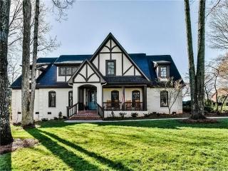 1709 Clubview Cir, Gastonia, NC 28056-6643