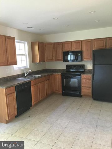 8615 Harrison Ct, Marshall, VA 20115-3737