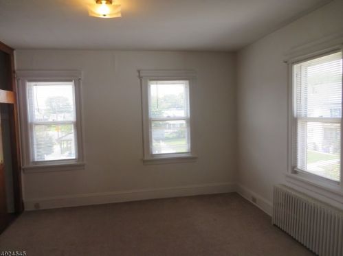 202 7th Ave, Manville, NJ 08835-1216