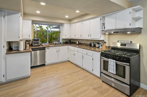 611 Broadway, Anaheim CA  92805-4008 exterior