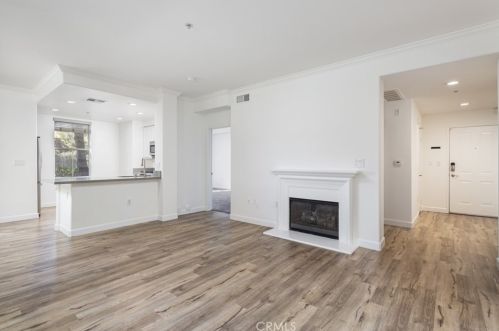 2122 Watermarke Pl, Irvine CA  92612-1698 exterior