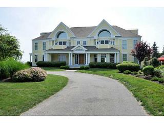 21 Reliance Dr, Bristol, RI 02809-1006