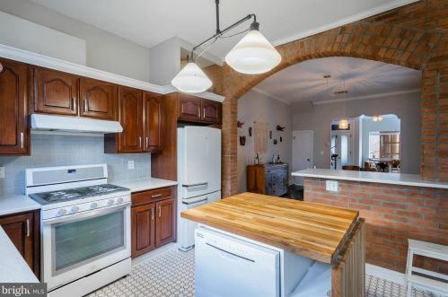 2125 16th St, Philadelphia PA  19121-0016 exterior