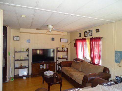 222 Madrid Ave, Santa Ana, CA 92703-4123