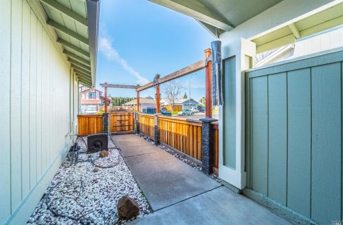 613 Osprey Ct, Vacaville, CA 95687-7302