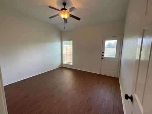 1324 Piedmont Dr, Midlothian TX  76063-6042 exterior